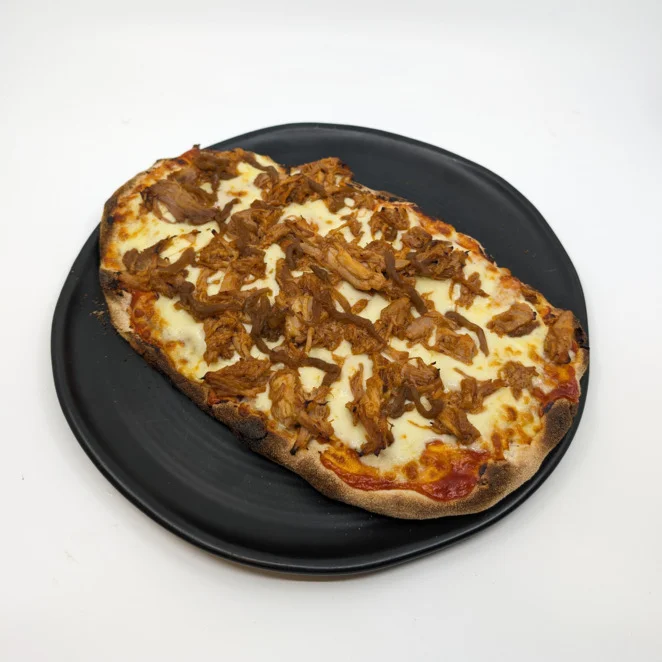 Hausgemachte Pinsa BBQ